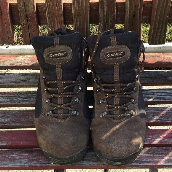 Hi Tec 🥾 boots - Picture 2 of 8